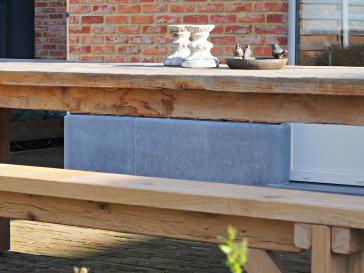 Houten tuintafel met tuinbank