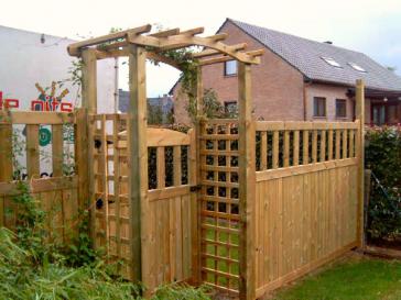 Houten tuinhek met poort