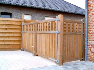 Dubbele houten poort in padouk