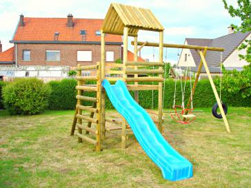 Speeltoren uit geïmpregneerd hout